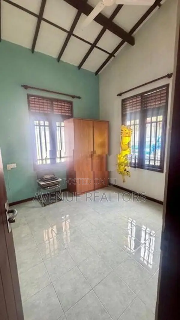 3 Bedroom House for Rent in Kalalgoda, Thalawathugoda (HS5040)