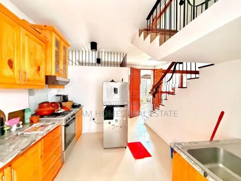 Architectural Designed Luxury 3-Story House for Sale – Battaramulla