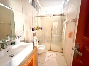 Architectural Designed Luxury 3-Story House for Sale – Battaramulla