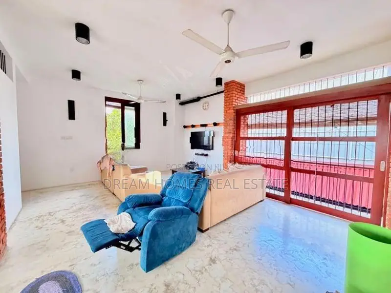Architectural Designed Luxury 3-Story House for Sale – Battaramulla