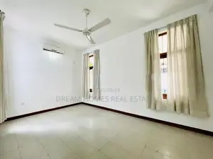 Modern Architect-Designed Luxury House For Sale – Wickramasinghepura