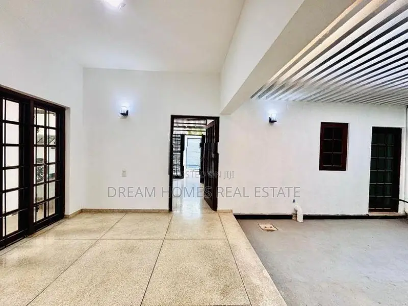 Renovated Luxury 4-Bedroom Residence For Sale In Delkanda, Nugegoda