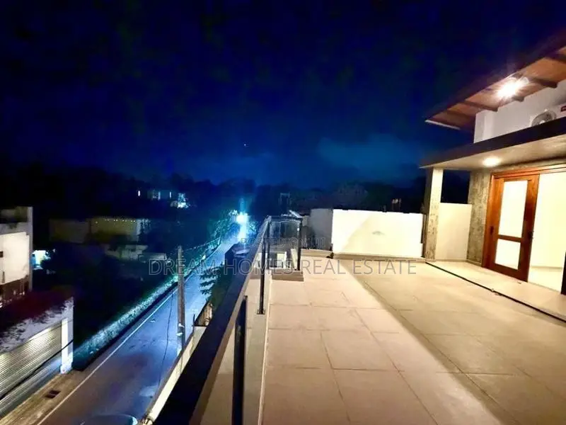 4-Bedroom House For Sale In Boralesgamuwa – Gangarama Road