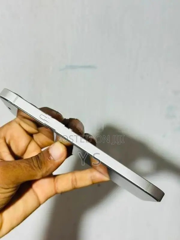 Apple iPhone 12 128GB (Used)