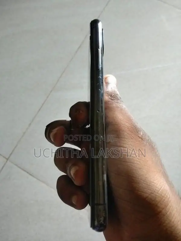 Apple iPhone X (Used)