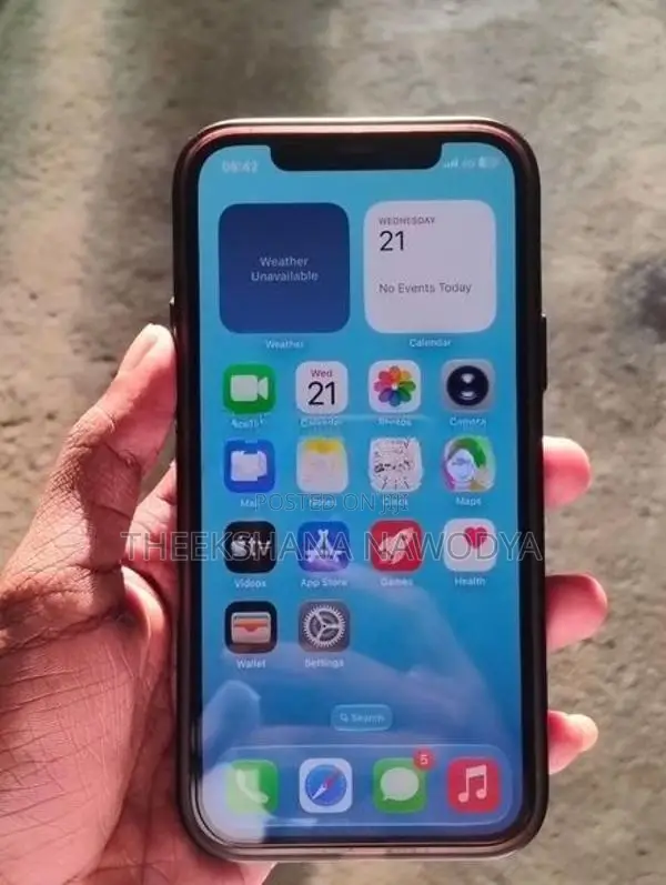 Apple iPhone 12 (Used)