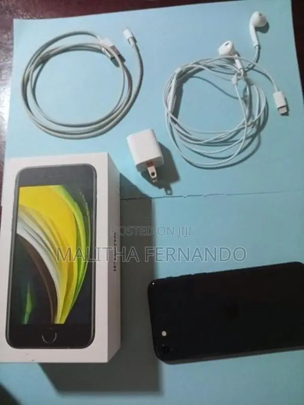 Apple iPhone SE 2 (Used)