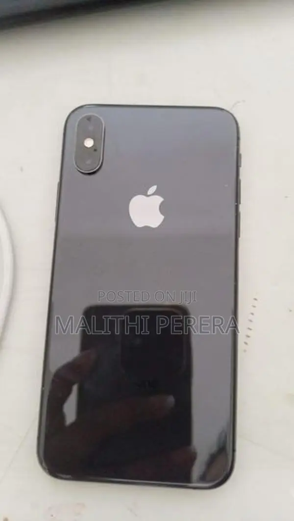 Apple iPhone XS (Used)