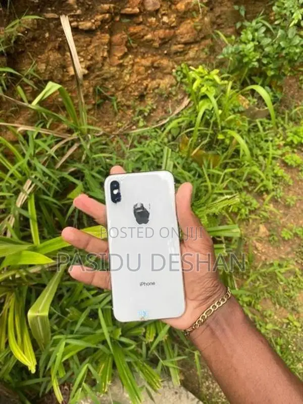 Apple iPhone X (Used)