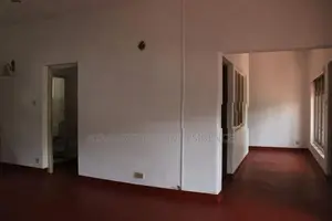 12 Perches - Unfurnished House For Sale HL38259 In Colombo 8