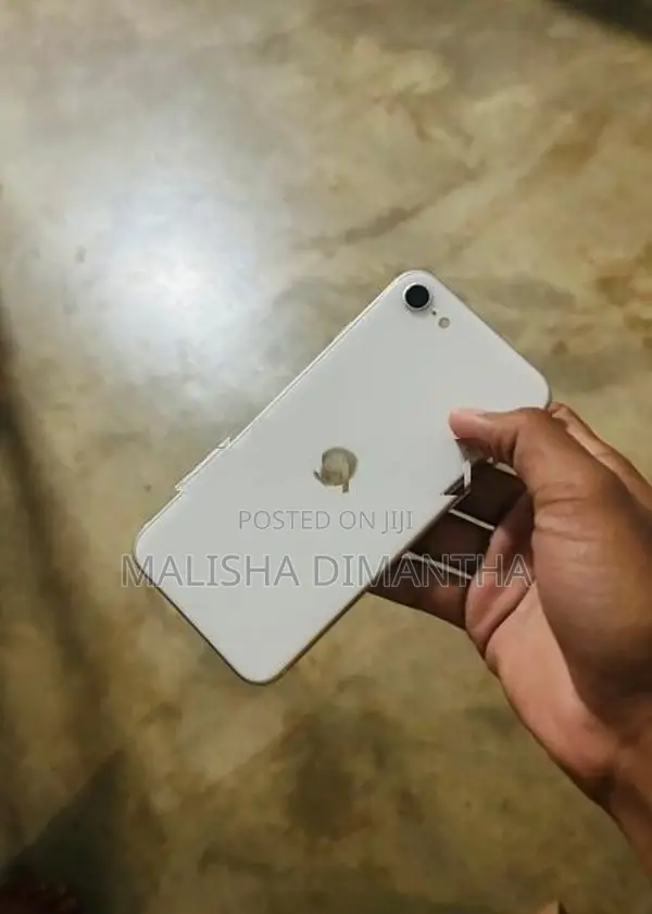 Apple iPhone SE 2 (Used)