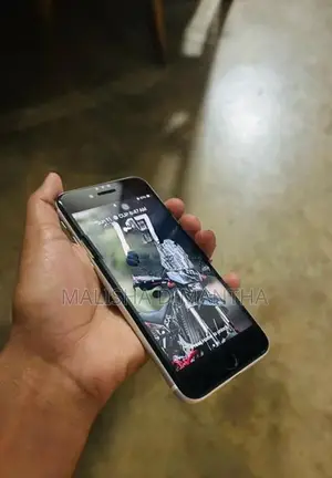 Apple iPhone SE 2 (Used)