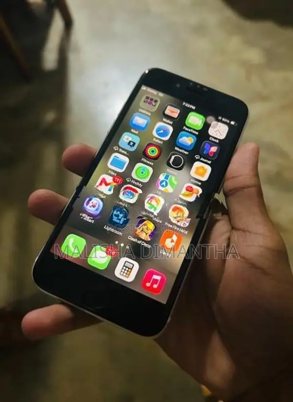 Apple iPhone SE 2 (Used)
