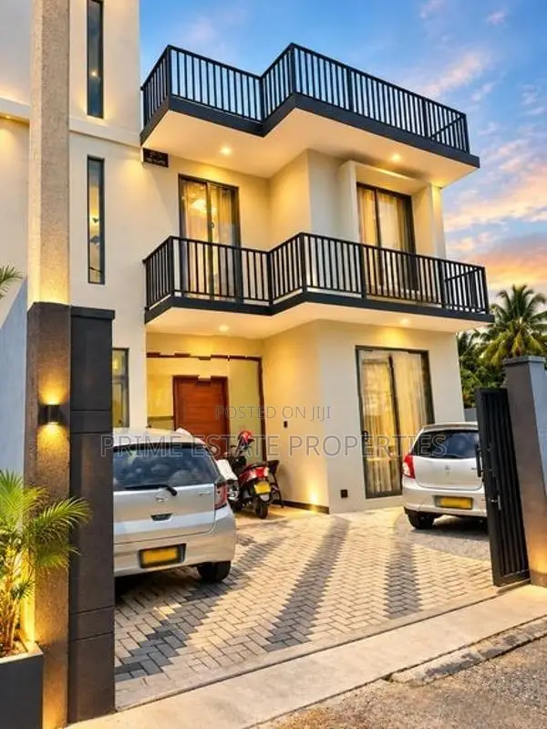 Two-Storey Modern Luxury House - Just 1 Minute From High-Level Road