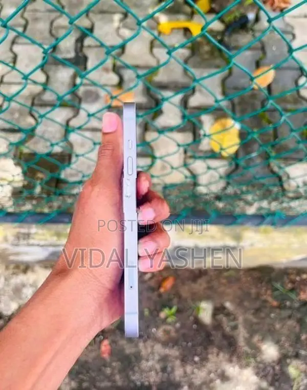 Apple iPhone 14 (Used)