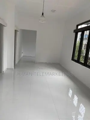 Upstairs House for Rent in Polhengoda, Colombo 5