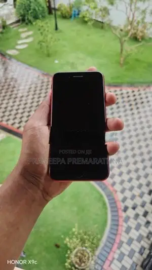Apple iPhone SE 2 GB (Used)