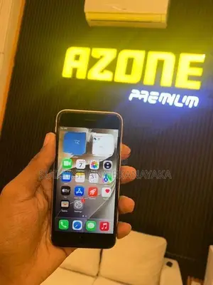 Apple iPhone SE 2 (Used)
