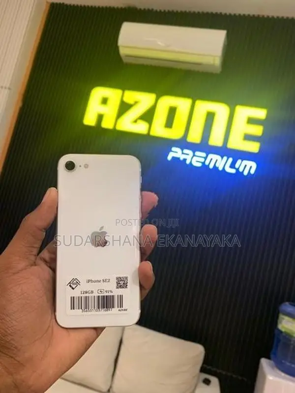 Apple iPhone SE 2 (Used)