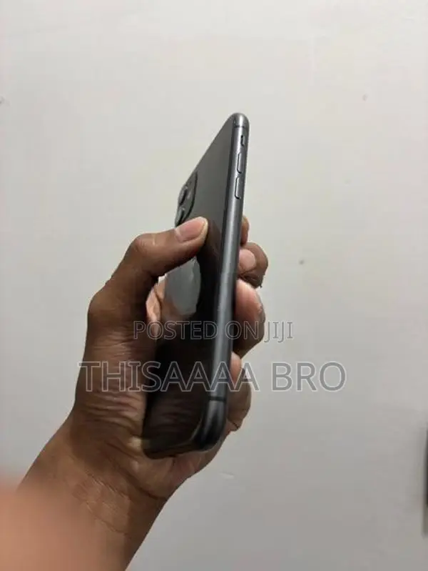 Apple iPhone 11 128GB (Used)