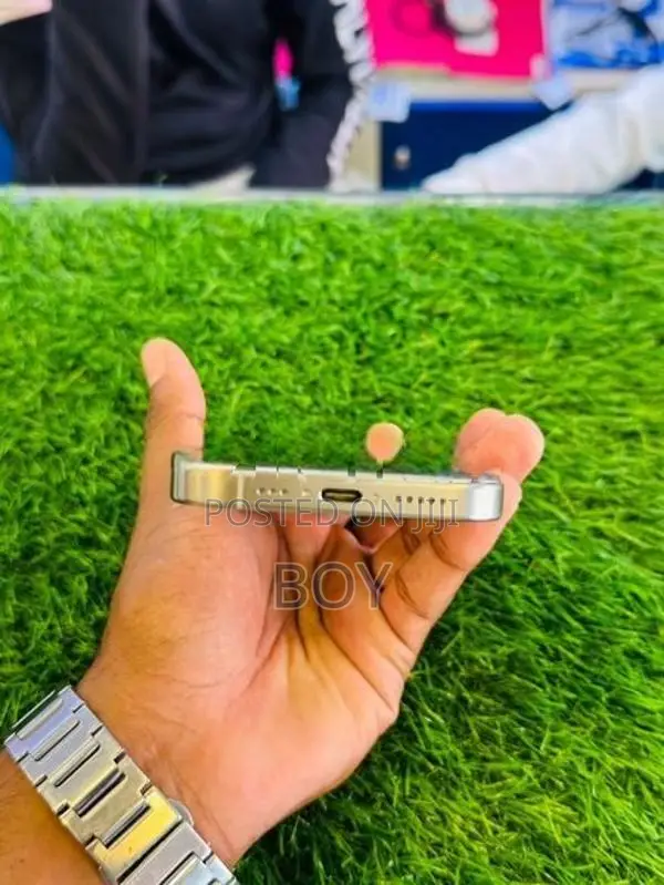 Apple iPhone 16 Pro (Used)