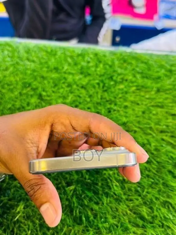 Apple iPhone 16 Pro (Used)