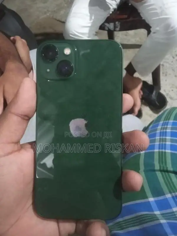 Apple iPhone 13 (Used)