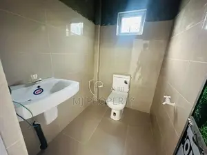 ( YC-1322) Highly Valuable Commercial Building Rent in Homagama