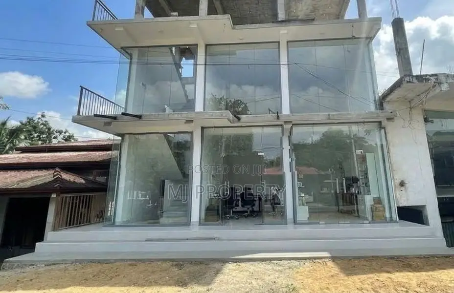 ( YC-1323)Valuable Commercial Ground Floor Shop Space Rent In Homagama