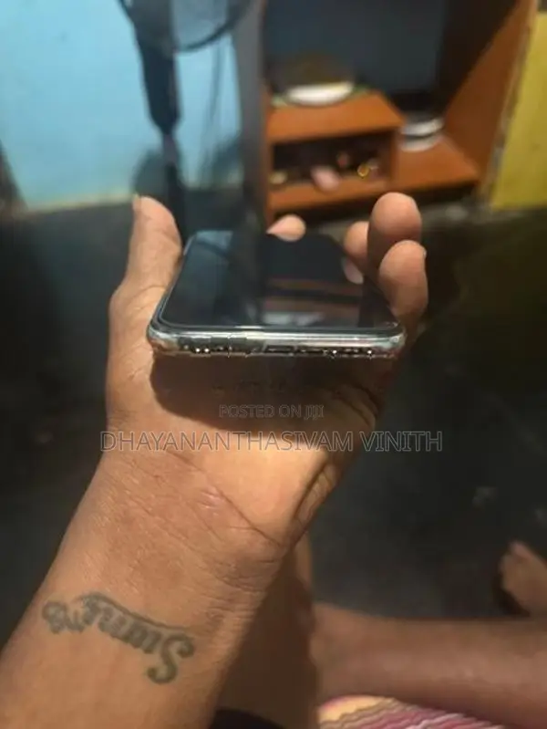 Apple iPhone XS (Used)