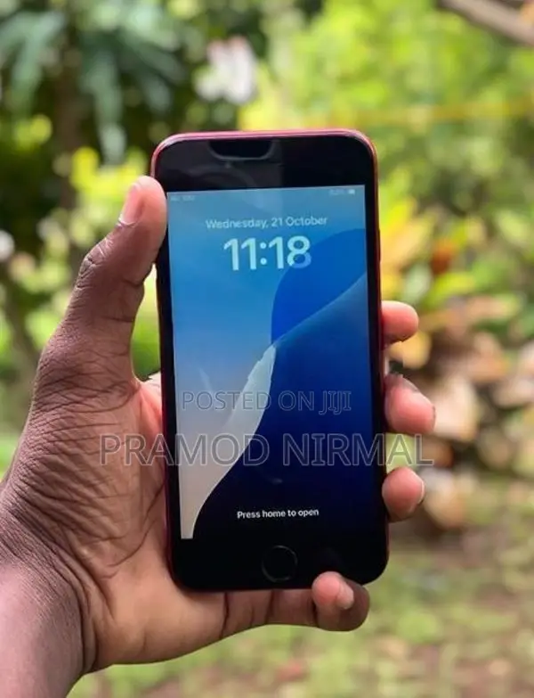 Apple iPhone SE 2 (Used)