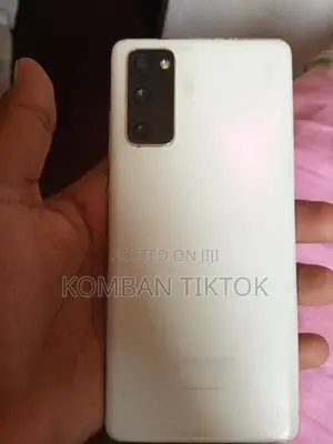 Samsung Galaxy S20FE (Used)