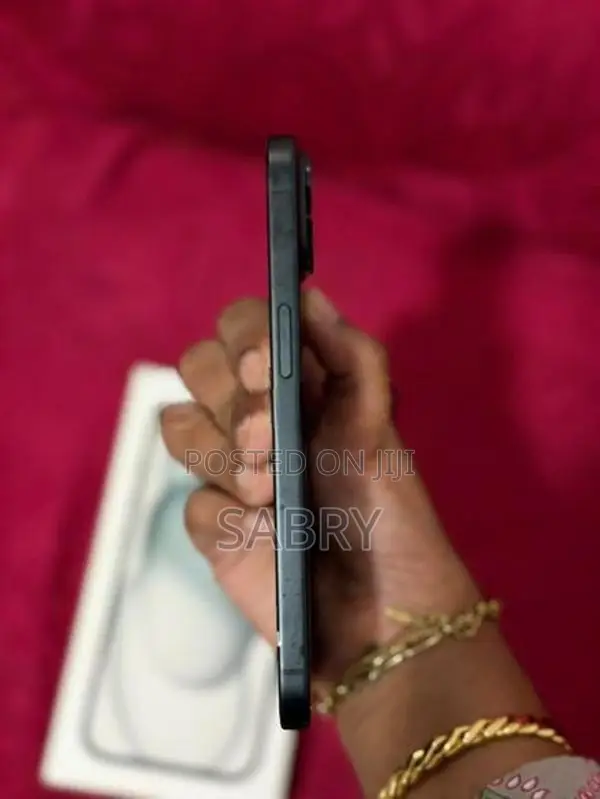 Apple iPhone 15 (Used)