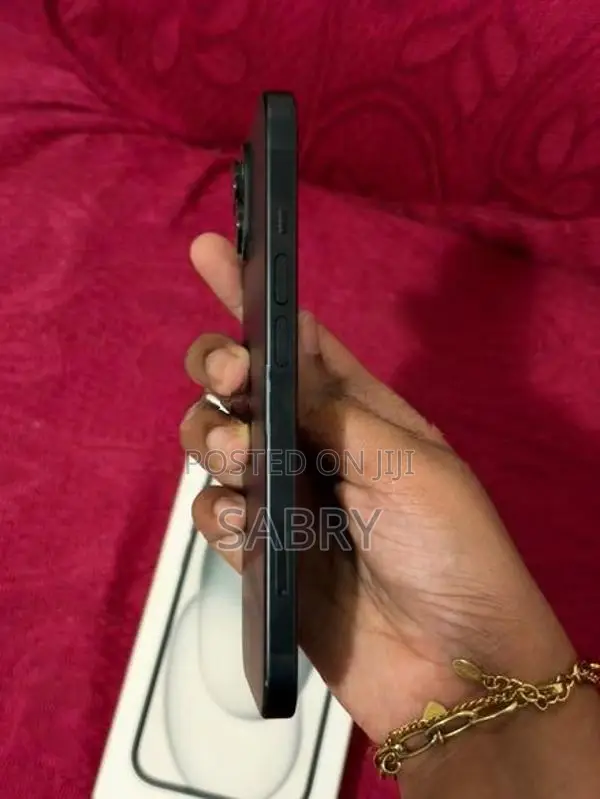 Apple iPhone 15 (Used)