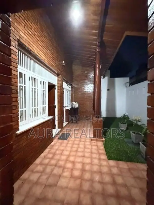 Fully Furnished 4 Bedrooms House For Rent In Colombo 05 (P-287)
