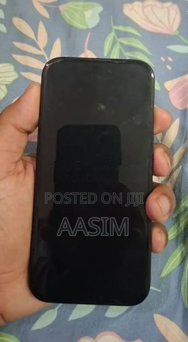 Apple iPhone 16 (Used)