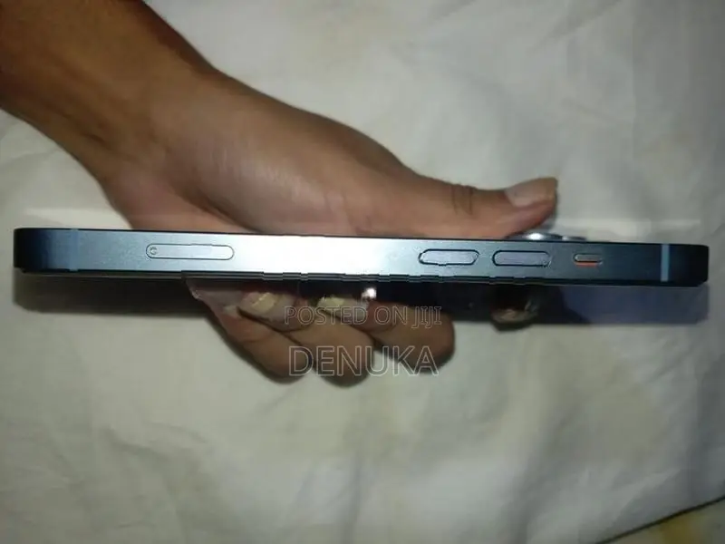 Apple iPhone 14 (Used)
