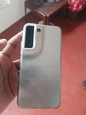 Samsung Galaxy S22 (Used)