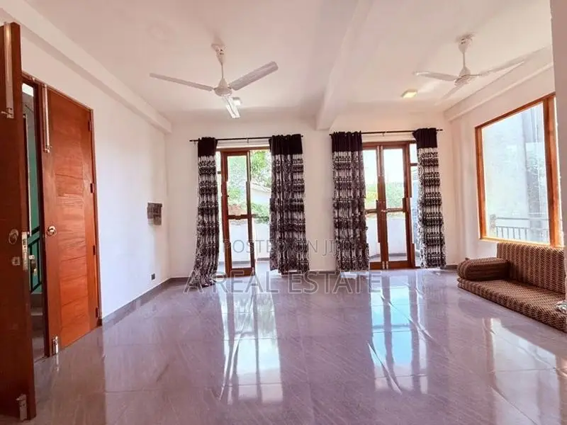 1st Floor 4 Bedroom House For Rent In Dehiwala Mount Lavinia