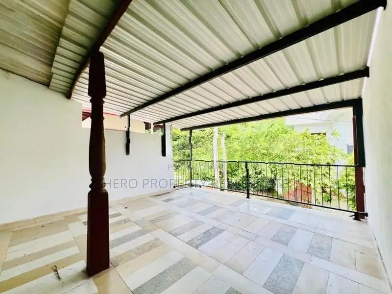 Double Unit House for Sale in Athurugiriya