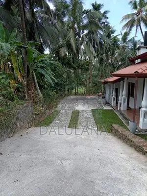 60 Perches With House In Homagama Panagoda