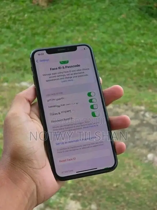 Apple iPhone XS (Used)