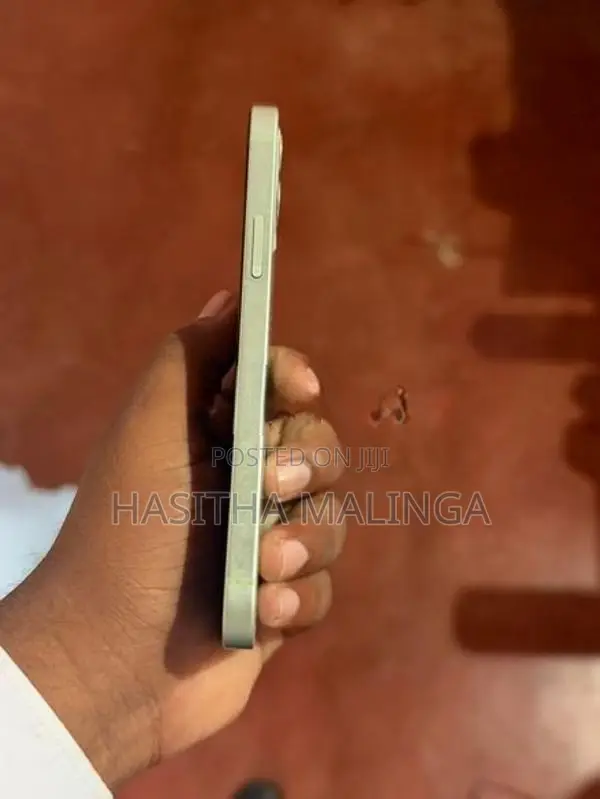 Apple iPhone 12 (Used)