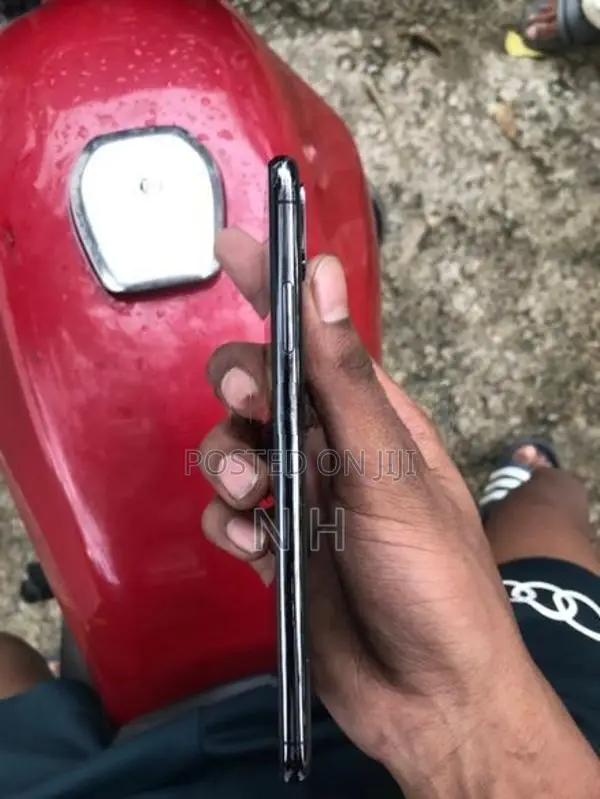 Apple iPhone XS Max (Used)