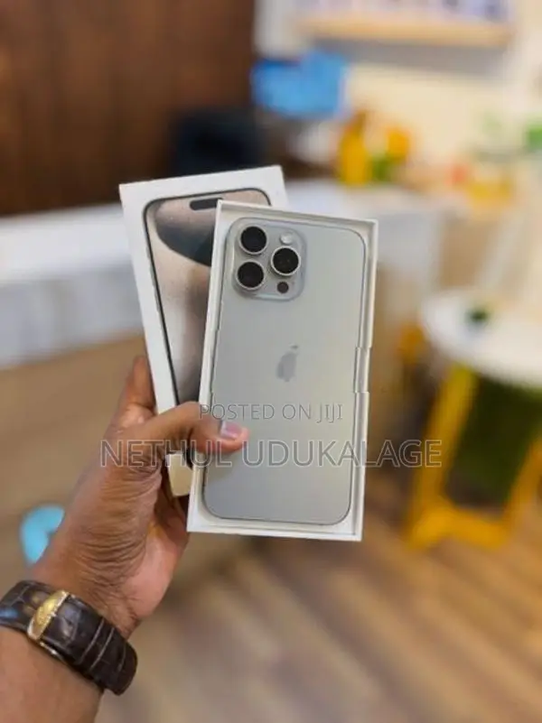 Apple iPhone 15 Pro Max 256GB (Used)