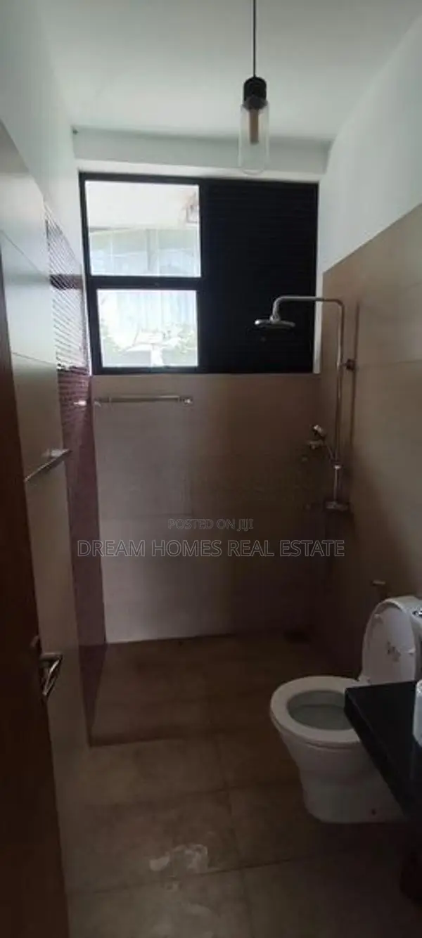 Spacious 4-Bedroom House For Rent – Thalawathugoda In Talawatugoda