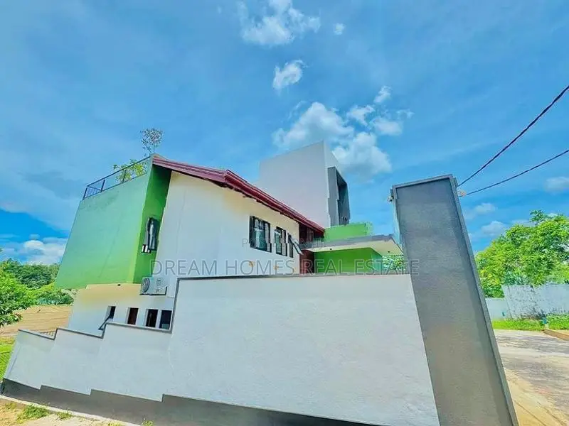 Ultra Luxury Brand New 3-Storey House for Sale Homagama