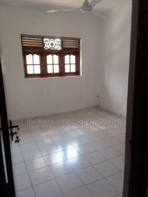 08 Bedroom - Unfurnished House For Rent In Dehiwala