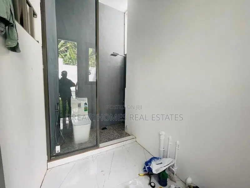 Brand New 3-Bedroom Luxury House For Sale – Kadawatha