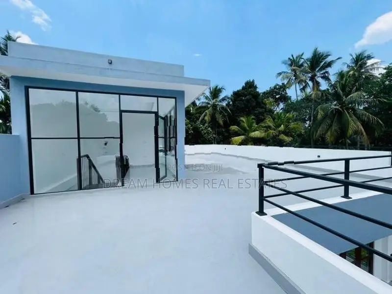 House For Sale In Kadawatha Near Smak Junction